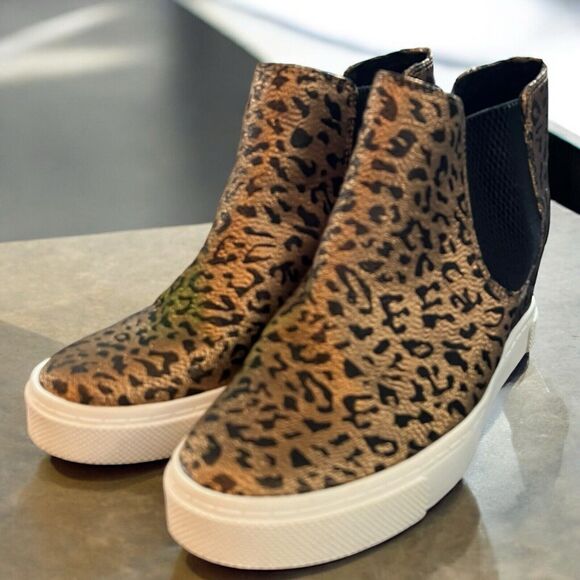Gianni Bini Womens Sneaker Ankle Booties Size 6.5 M Leopard Cheetah Gold Shimmer - Picture 1 of 10